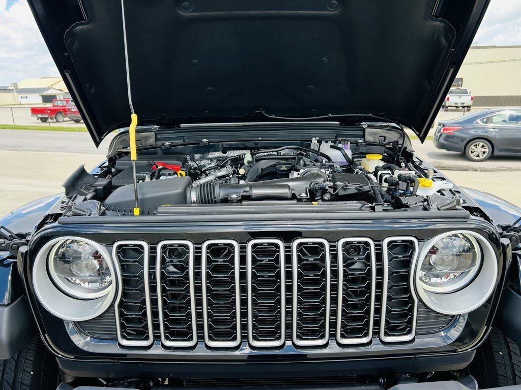 New 2025 Jeep Wrangler Unlimited Sahara AWD/4WD image 39