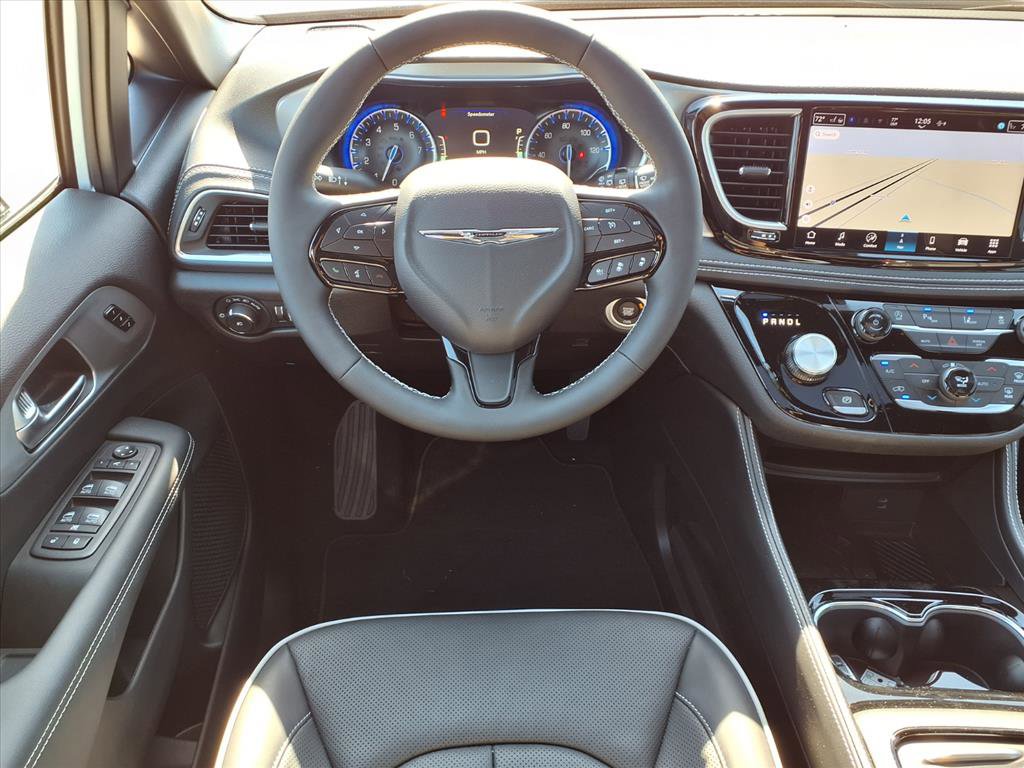 New 2026 Chrysler Pacifica Limited w/ S Appearance Package image 3