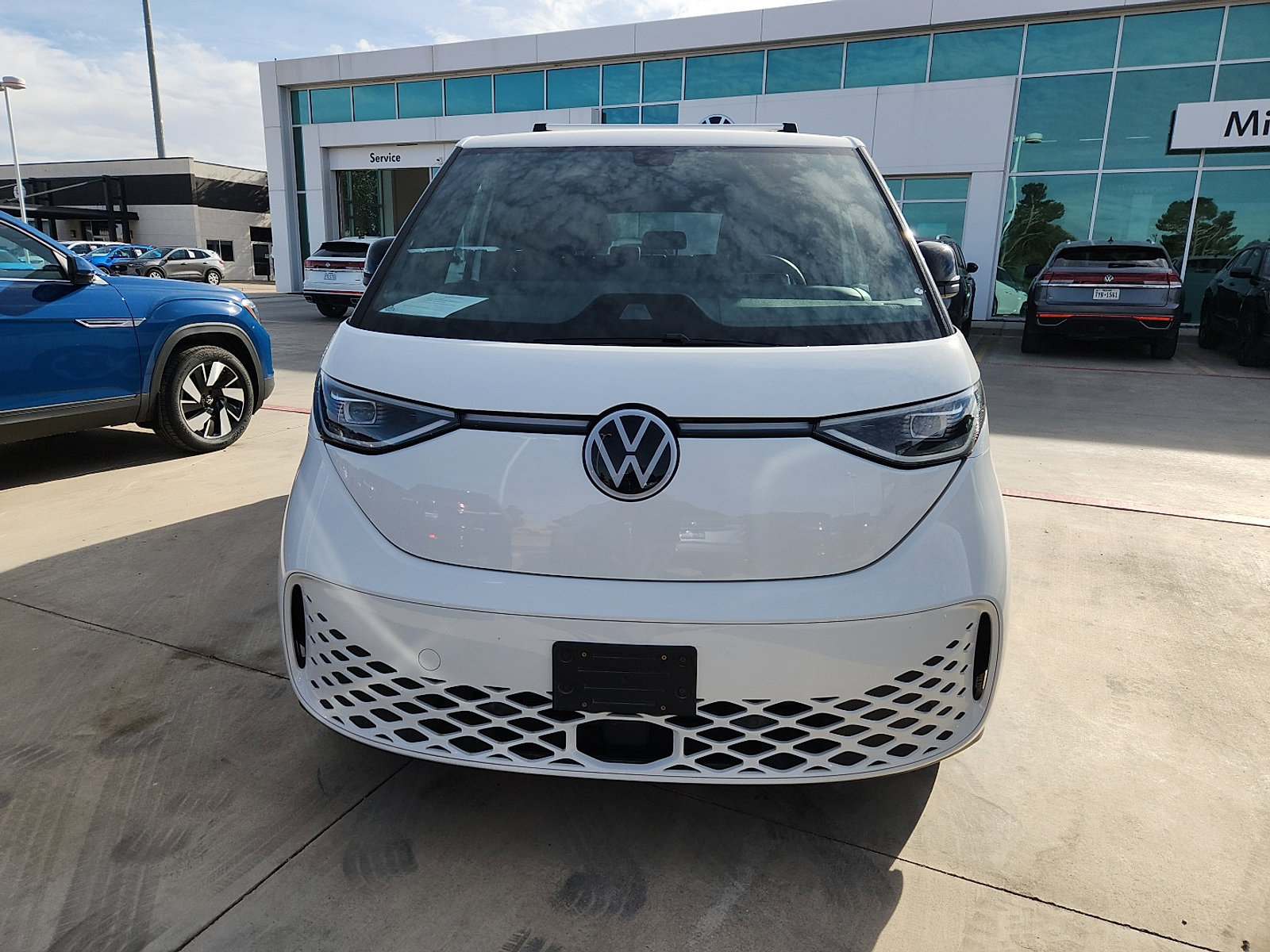 Used 2025 Volkswagen ID. Buzz Pro S image 2