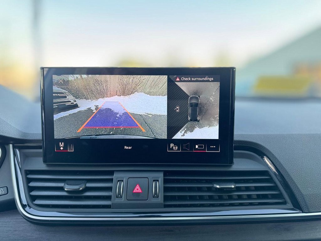 Used 2024 Audi Q5 e Prestige w/ Prestige Package image 15