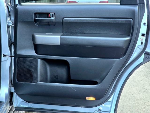 Used 2015 Toyota Sequoia SR5 image 31