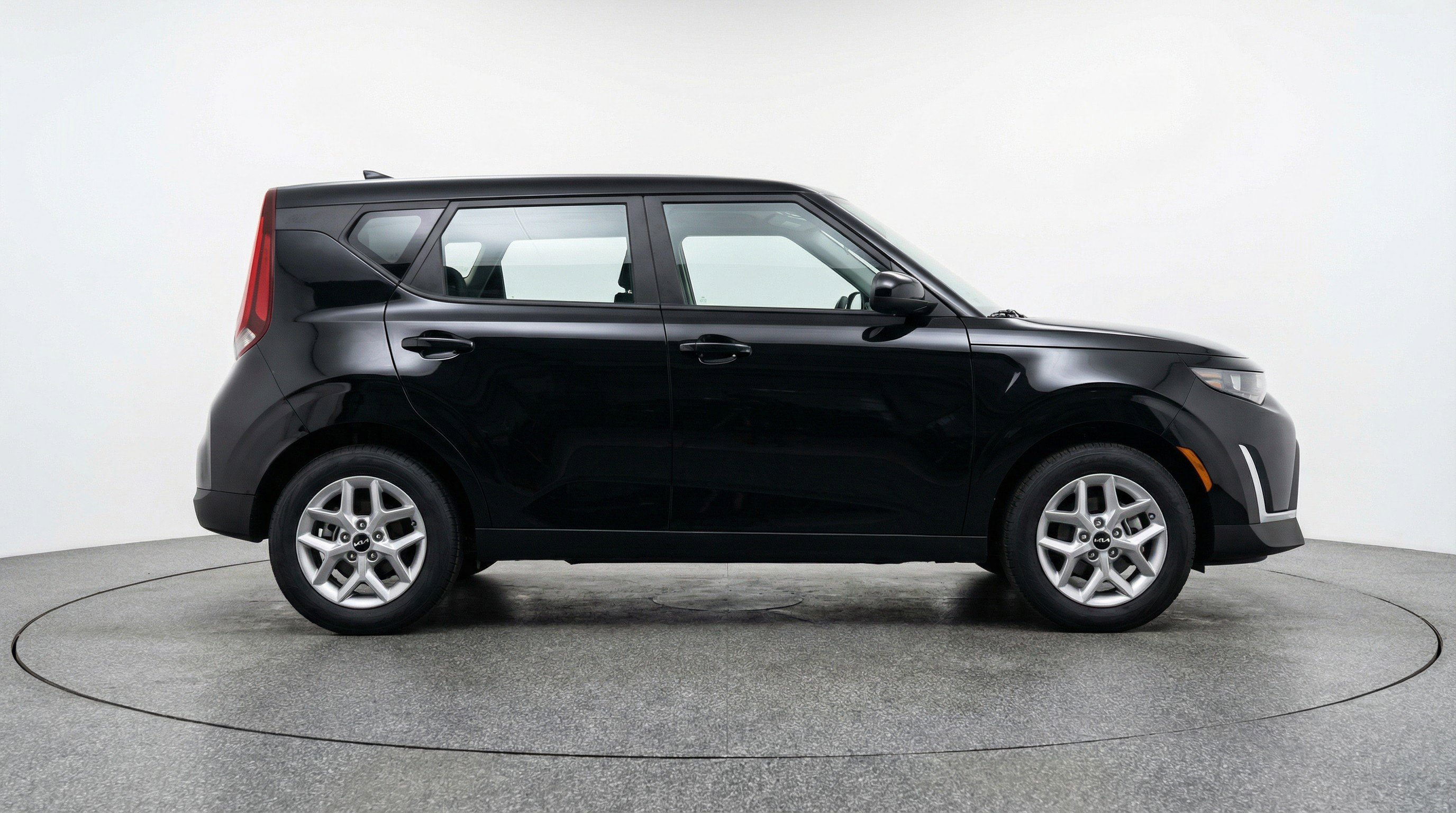 Used 2025 Kia Soul LX w/ LX Technology Package image 11
