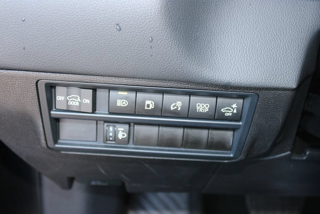 Used 2025 Toyota Sequoia SR5 AWD/4WD image 42