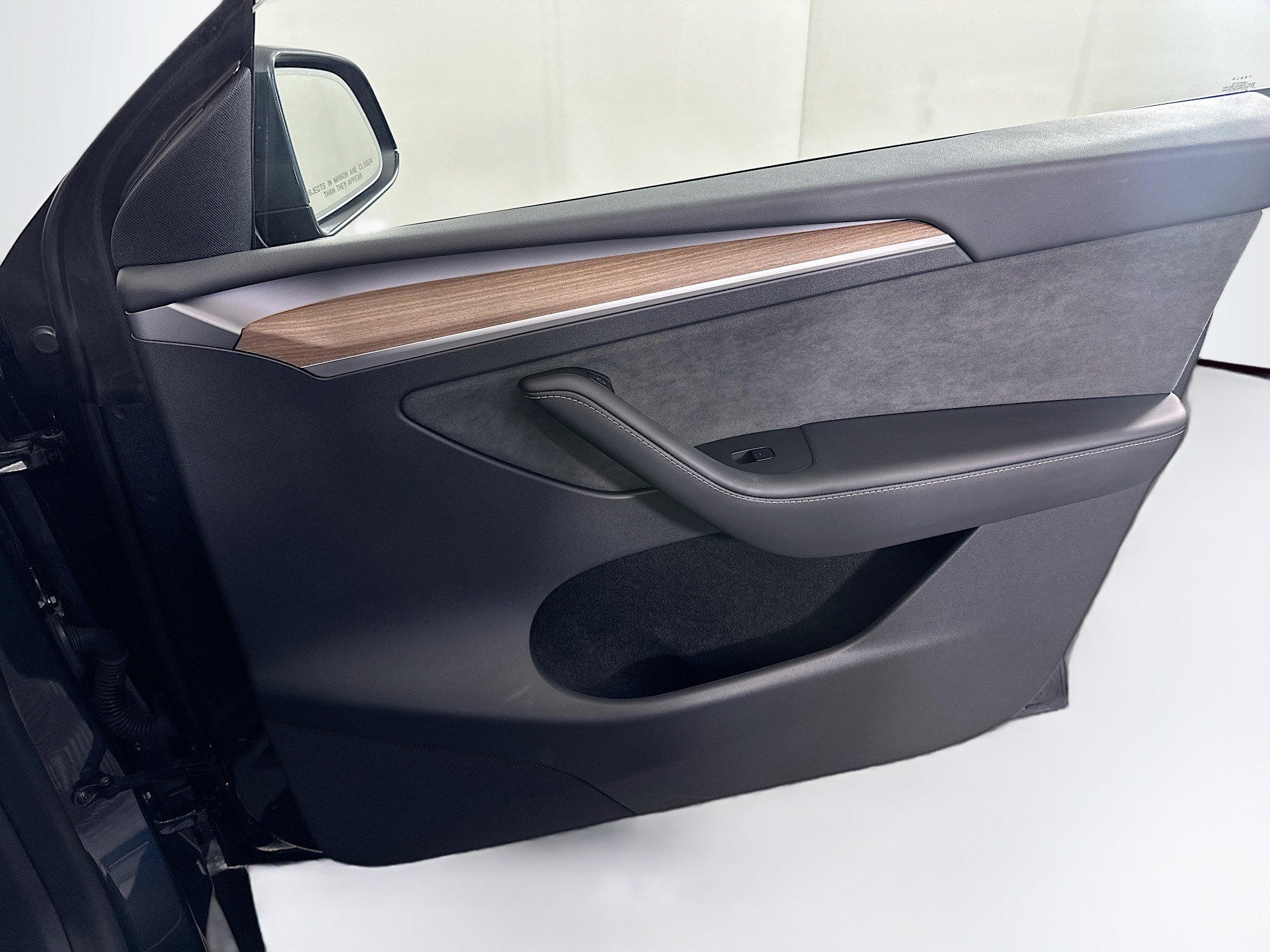 Used 2025 Tesla Model Y Long Range image 33