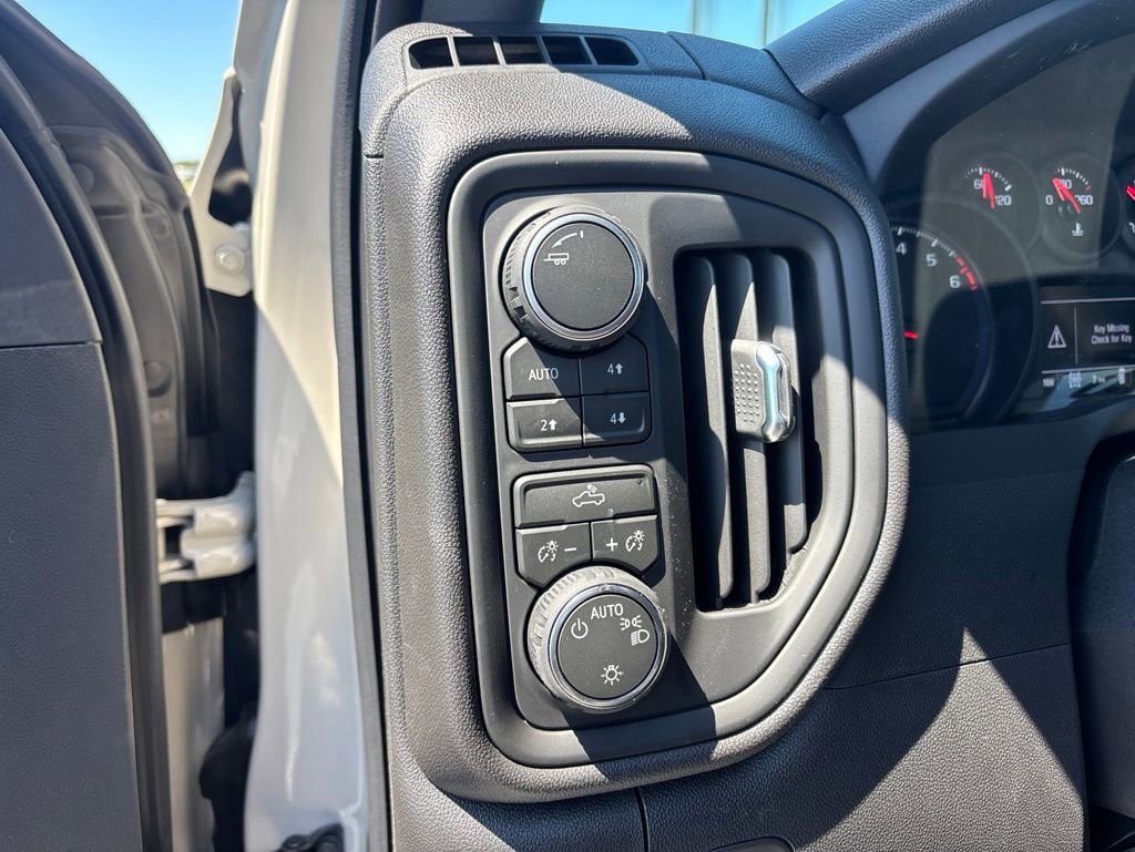 New 2026 Chevrolet Silverado 1500 Custom Trail Boss w/ Dark Appearance Package AWD/4WD image 10