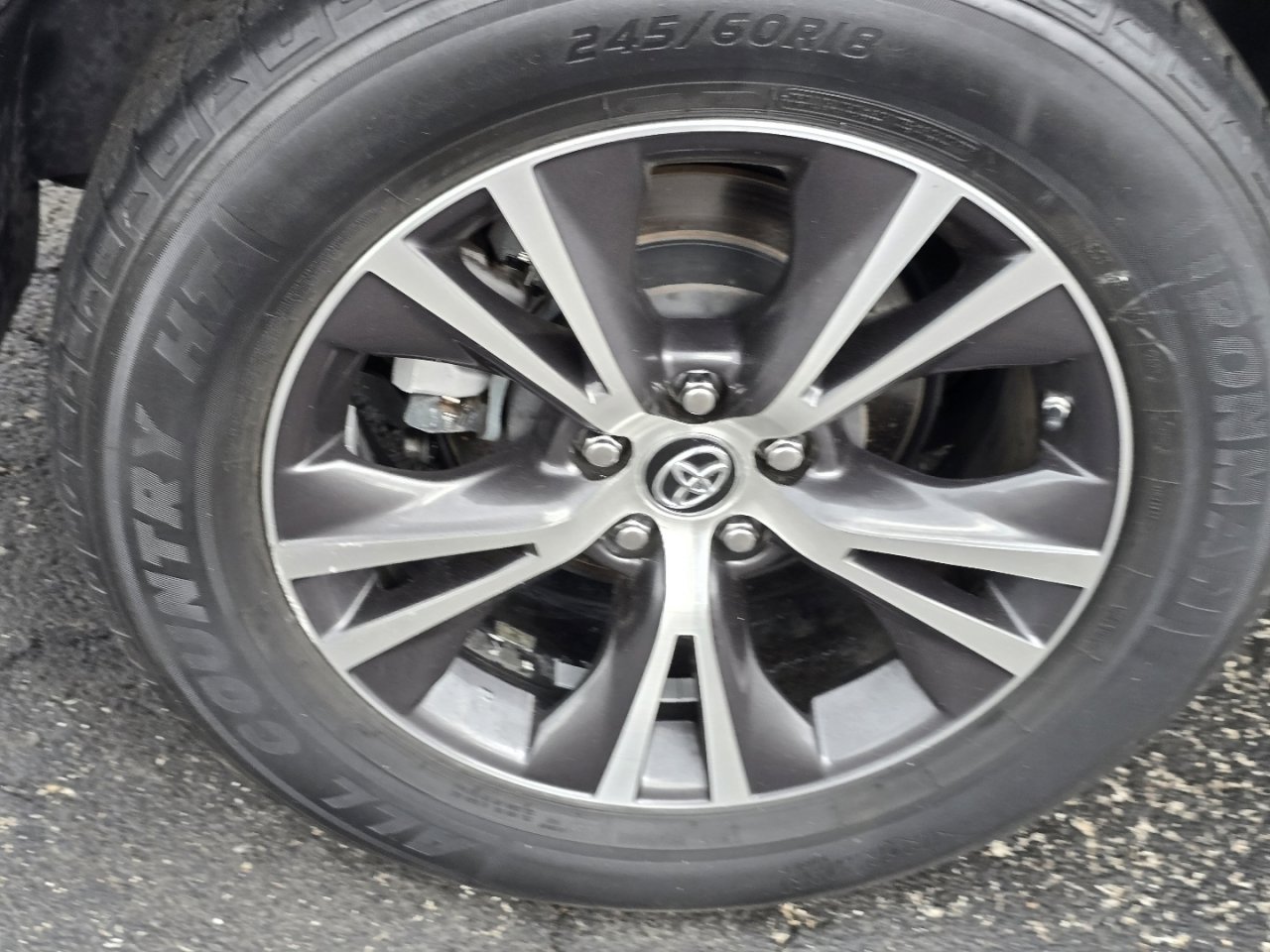 Used 2019 Toyota Highlander LE image 9