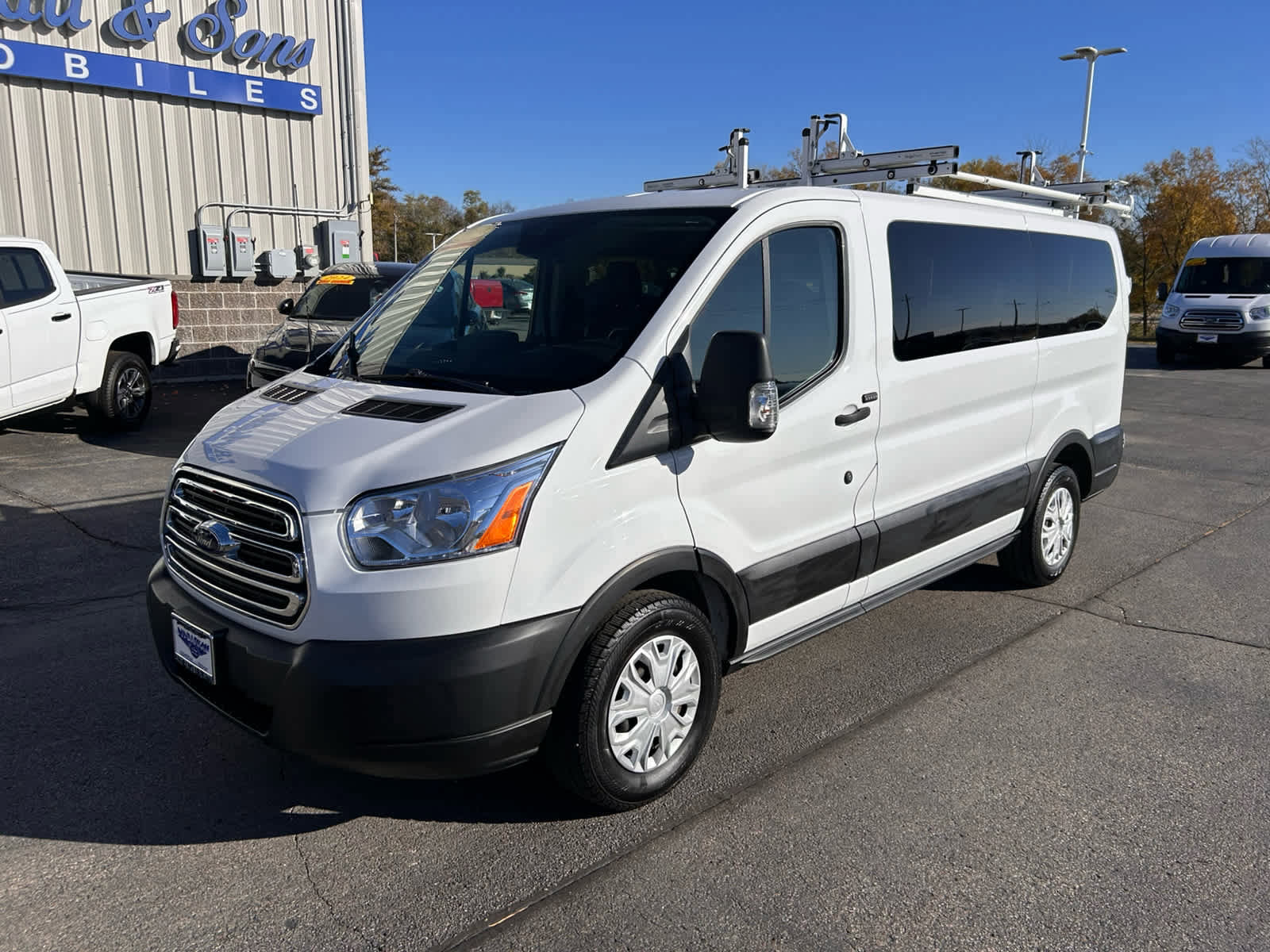 Used 2019 Ford Transit 150 XLT image 7