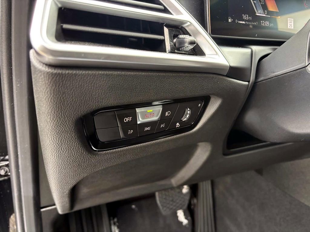 Certified 2025 BMW 330i xDrive Sedan image 15