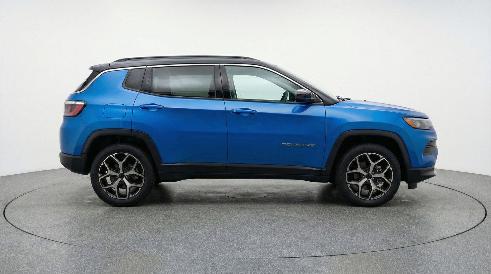Used 2025 Jeep Compass Limited image 11