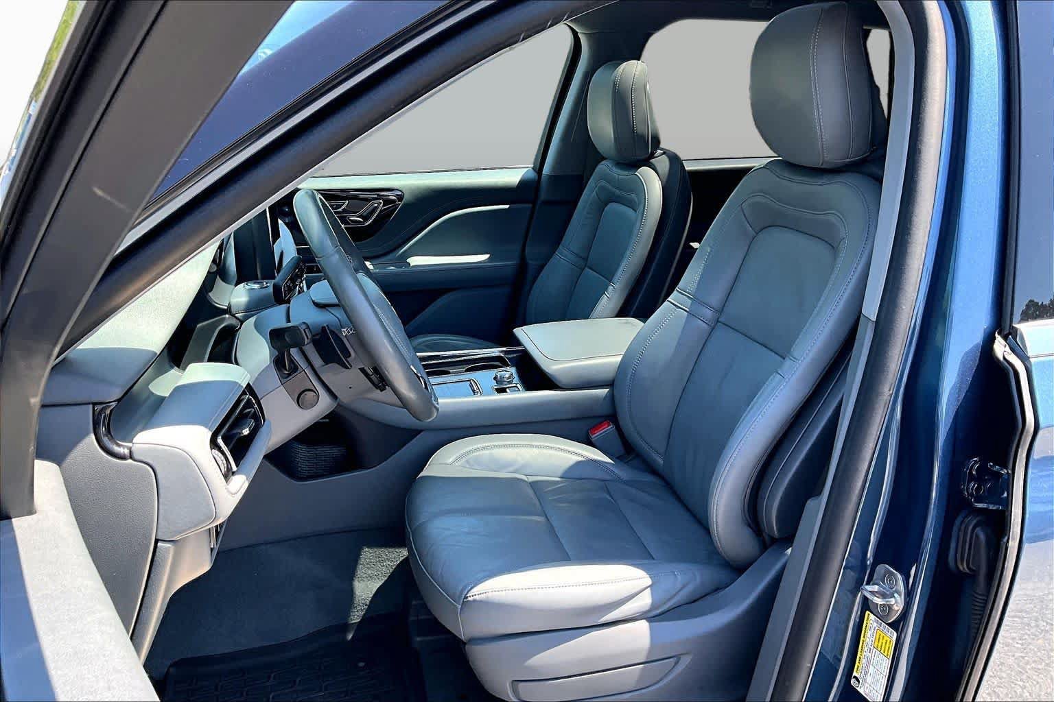 Used 2020 Lincoln Aviator Reserve w/ Equipment Group 201A RWD image 8