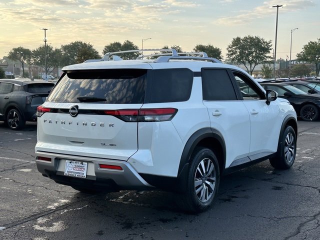 Certified 2024 Nissan Pathfinder SL image 4