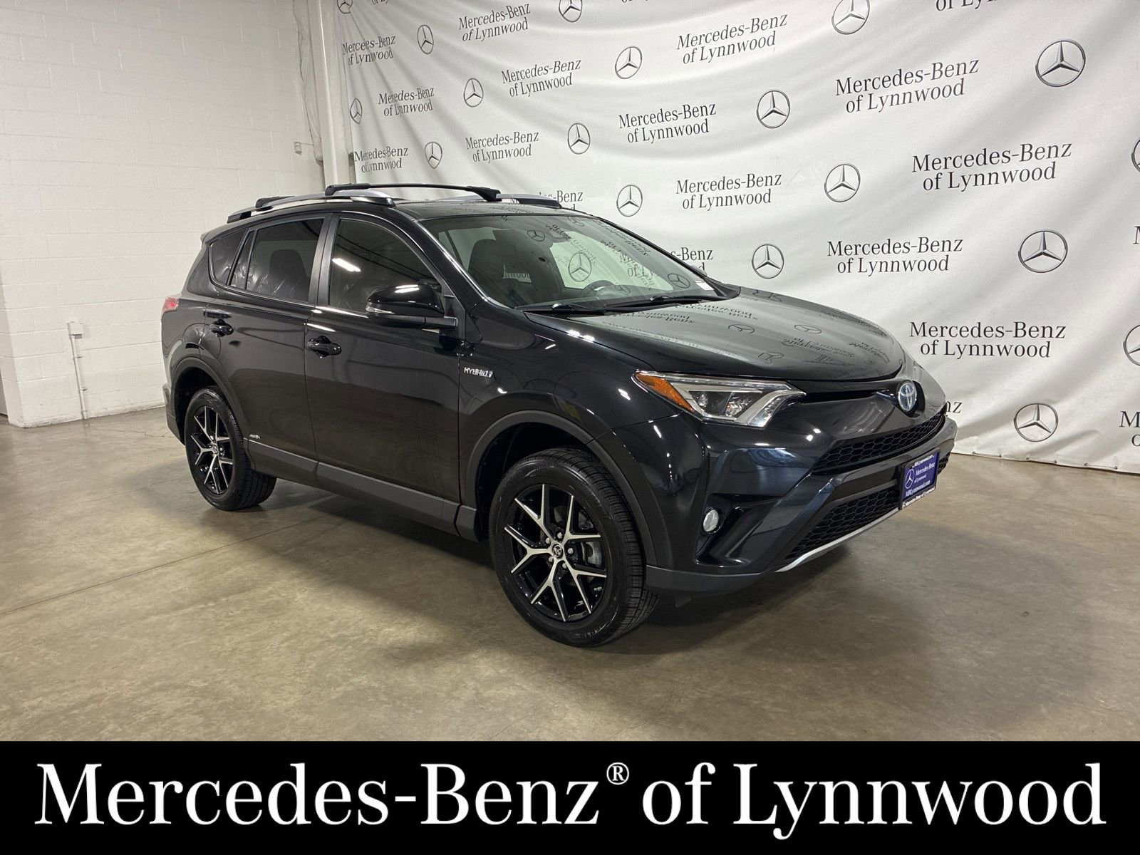 Used 2017 Toyota RAV4 SE