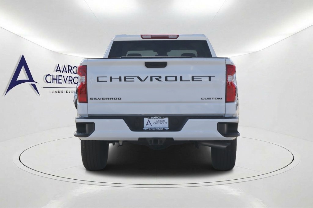 New 2026 Chevrolet Silverado 1500 Custom w/ LPO, Dark Essentials Package RWD image 5