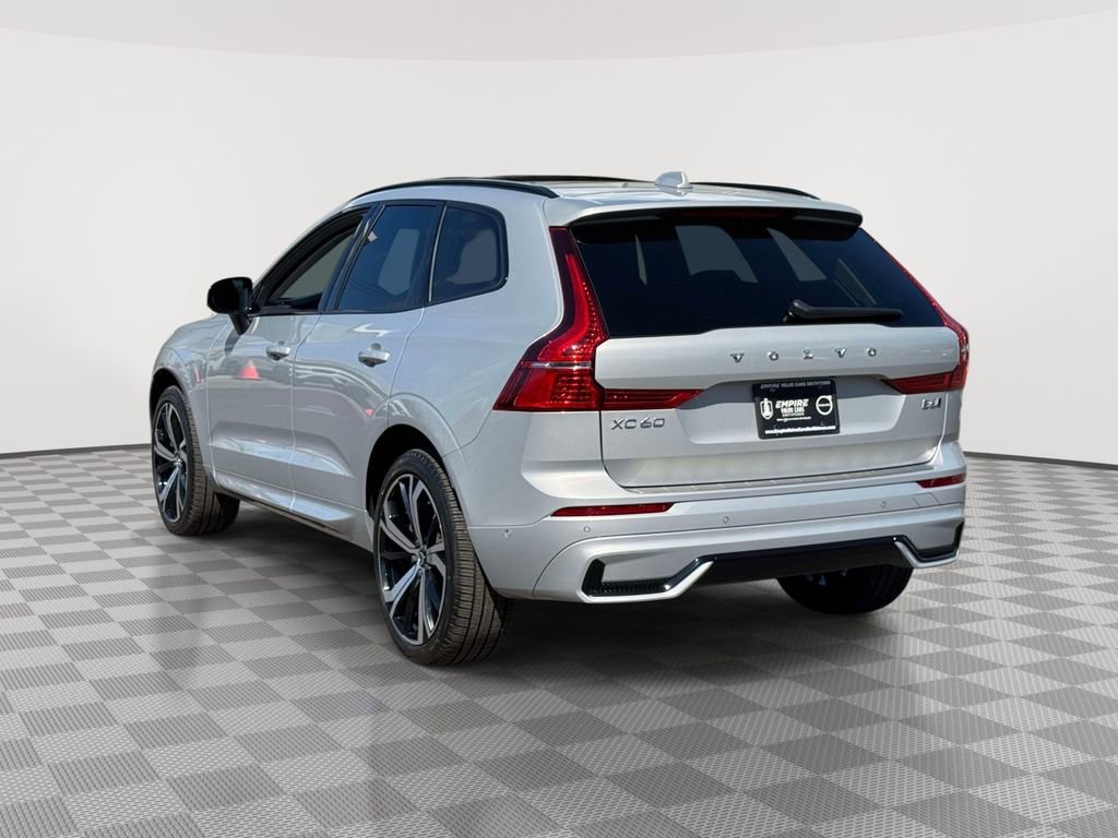 Used 2023 Volvo XC60 B6 Ultimate w/ Protection Package Premier image 5