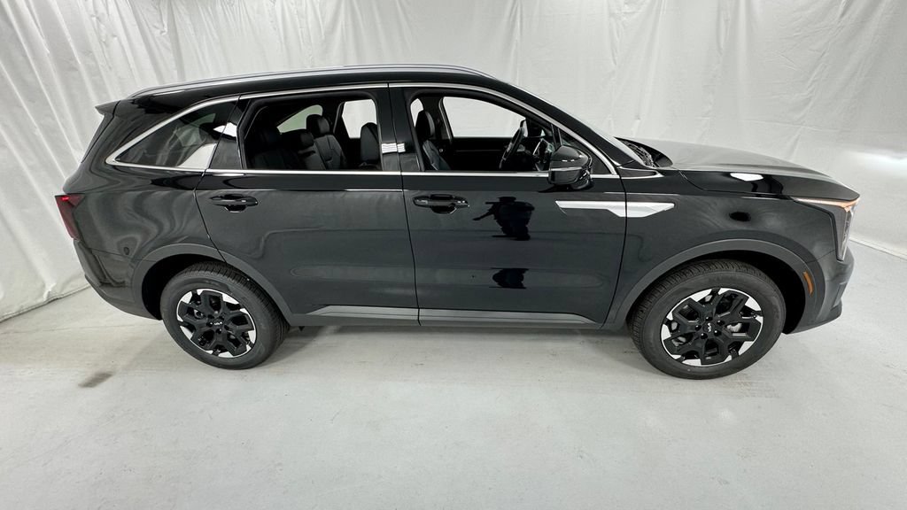 New 2026 Kia Sorento S AWD/4WD image 2