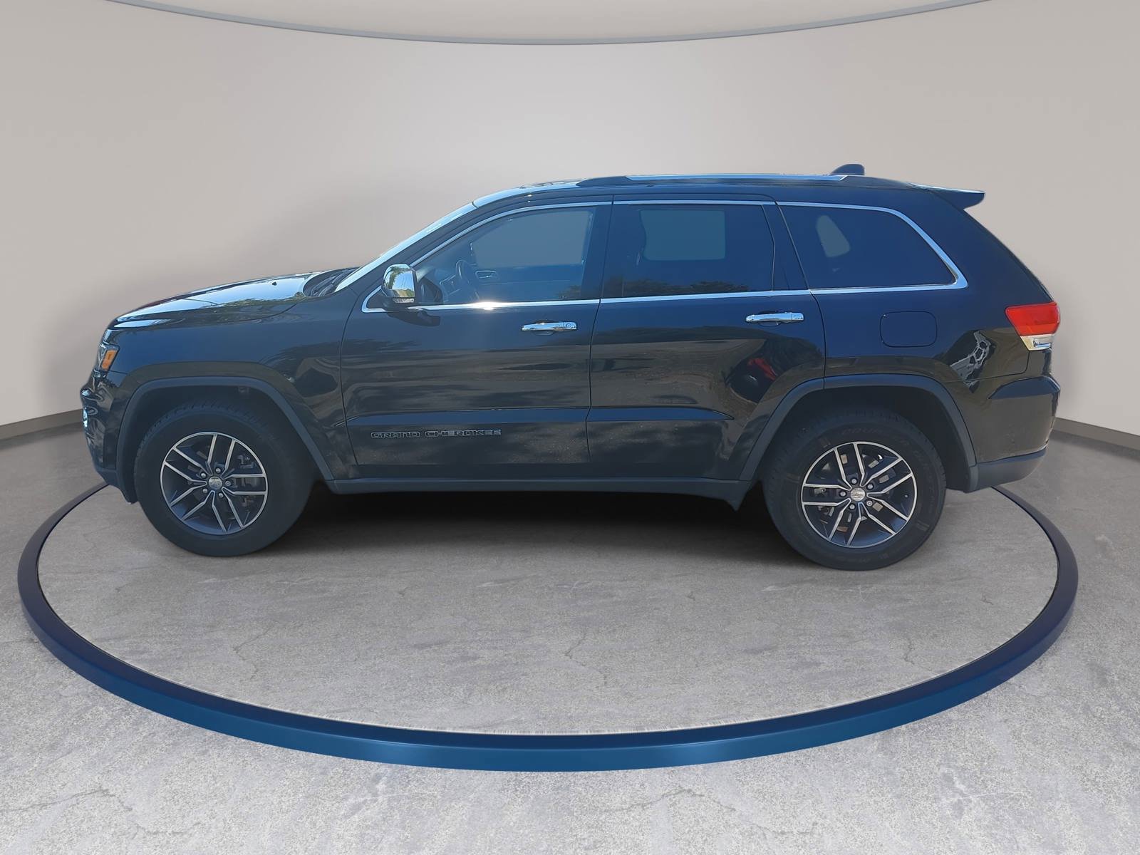 Used 2018 Jeep Grand Cherokee Limited w/ Luxury Group II AWD/4WD image 8