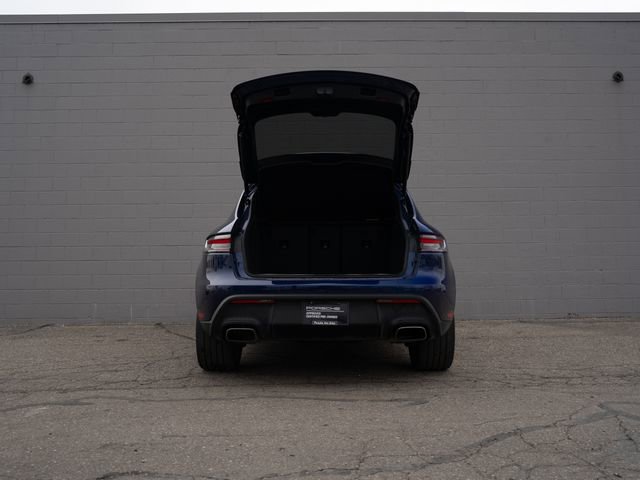 Certified 2026 Porsche Macan AWD/4WD image 14