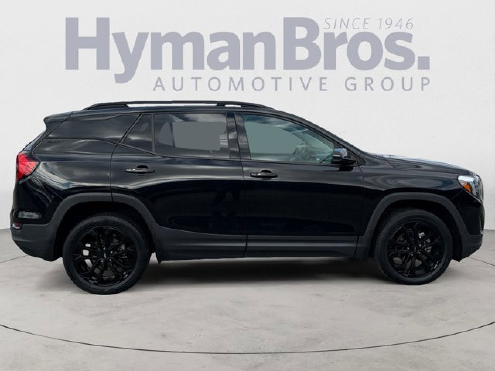 Used 2021 GMC Terrain SLE w/ Driver Convenience Package image 2