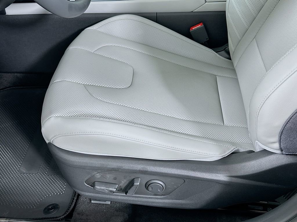 New 2026 Hyundai Elantra Limited image 20