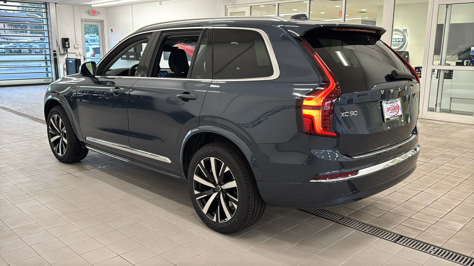 New 2027 Volvo XC60 B5 Core AWD/4WD image 7