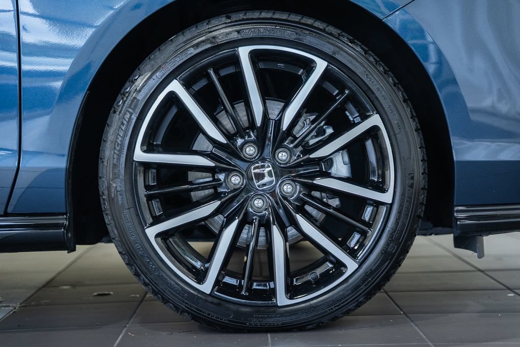 Used 2025 Honda Accord Touring image 15