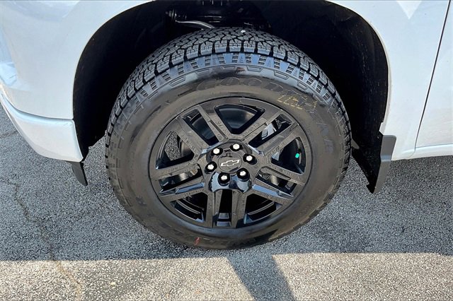 New 2026 Chevrolet Silverado 1500 Custom w/ Turbomax Blackout Package image 12