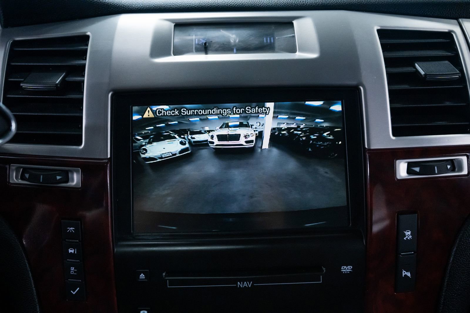 Used 2010 Cadillac Escalade 4WD Hybrid image 12