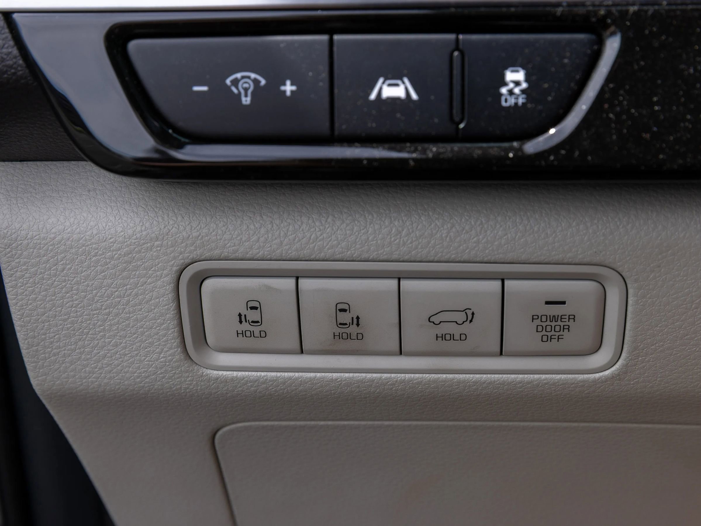 Used 2022 Kia Carnival SX Prestige image 21