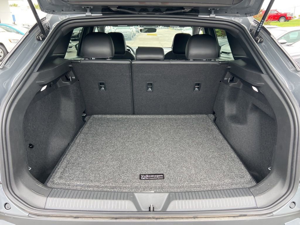 Used 2025 Volkswagen ID.4 Pro image 13