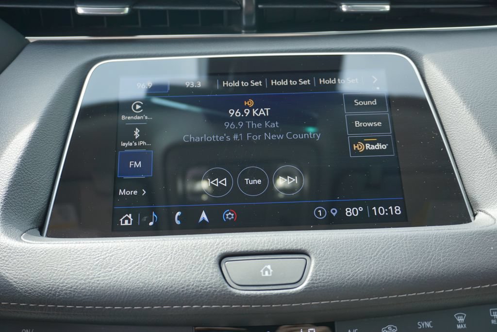 Used 2022 Cadillac XT4 Luxury w/ Cold Weather Package FWD image 32