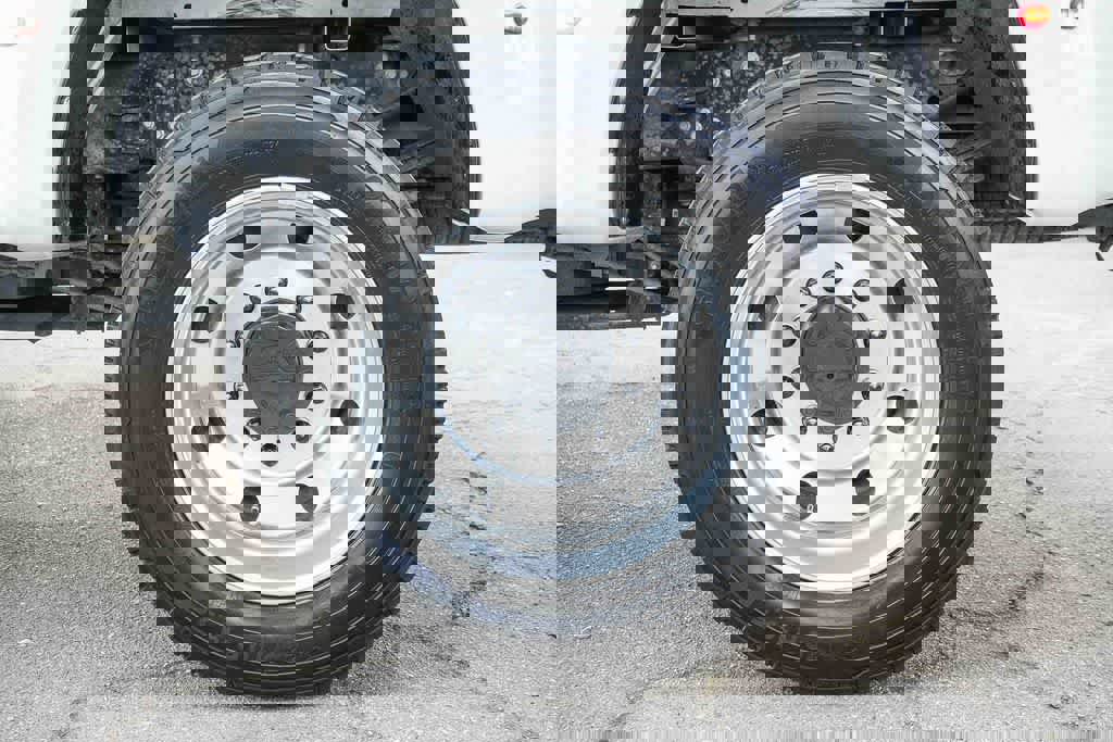 Used 2021 Ford F450 Platinum w/ FX4 Off-Road Package image 12