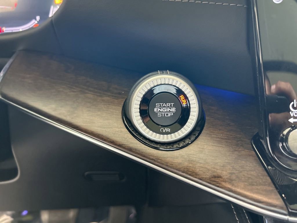 Used 2023 Jeep Grand Wagoneer Series II image 45