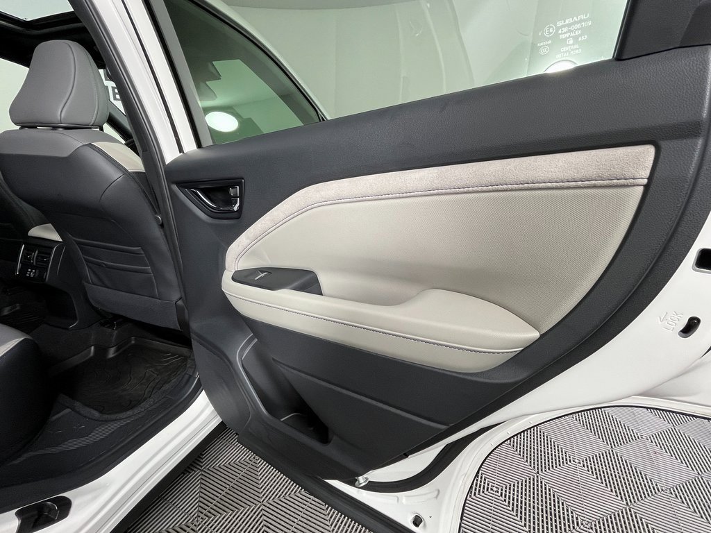 Used 2025 Subaru Forester Limited image 26