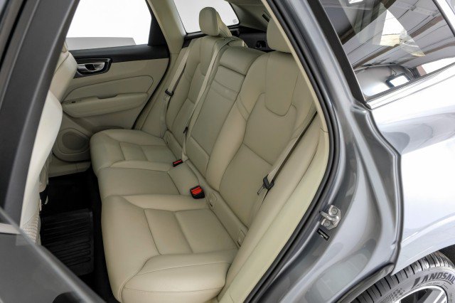 Used 2021 Volvo XC60 T5 Momentum w/ Protection Package Premier FWD image 41