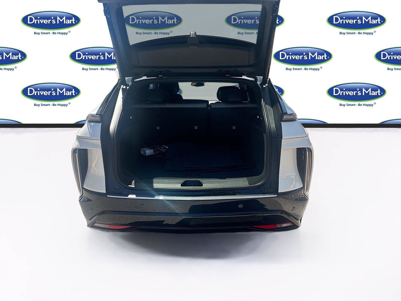 Used 2024 Cadillac Lyriq Tech RWD image 26