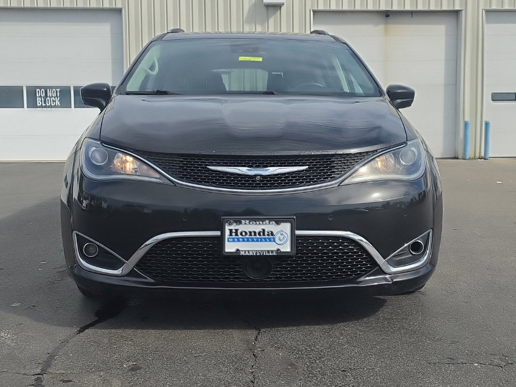 Used 2017 Chrysler Pacifica Touring-L Plus w/ Advanced Safetytec Group FWD image 6