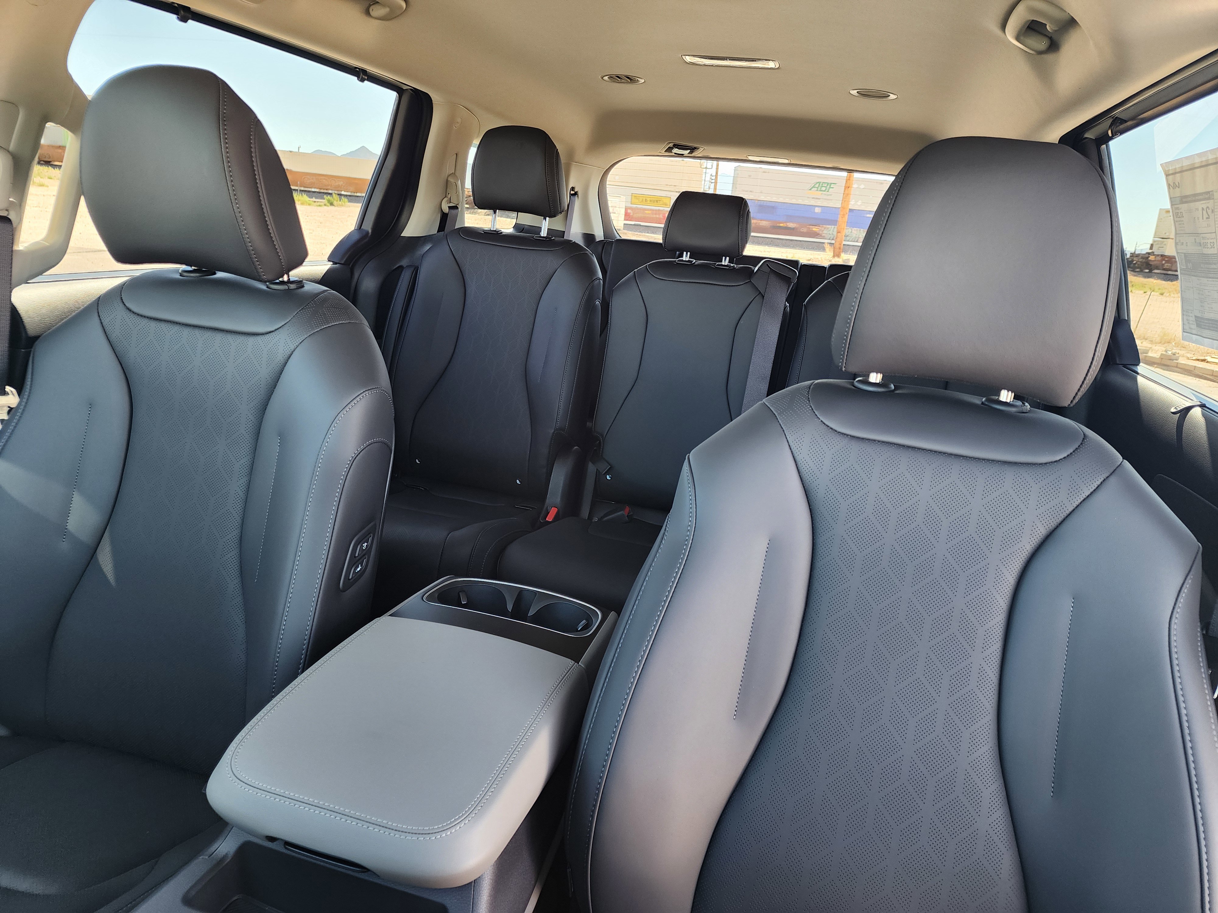 New 2026 Kia Carnival EX image 14