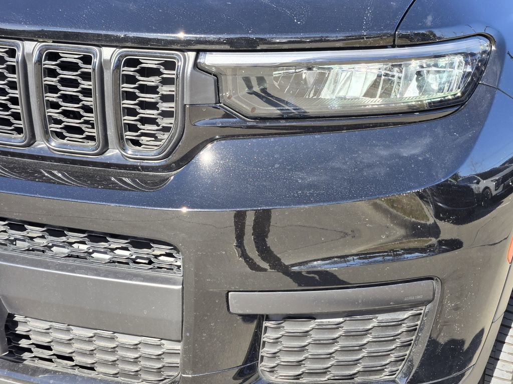 Used 2025 Jeep Grand Cherokee L Laredo RWD image 15