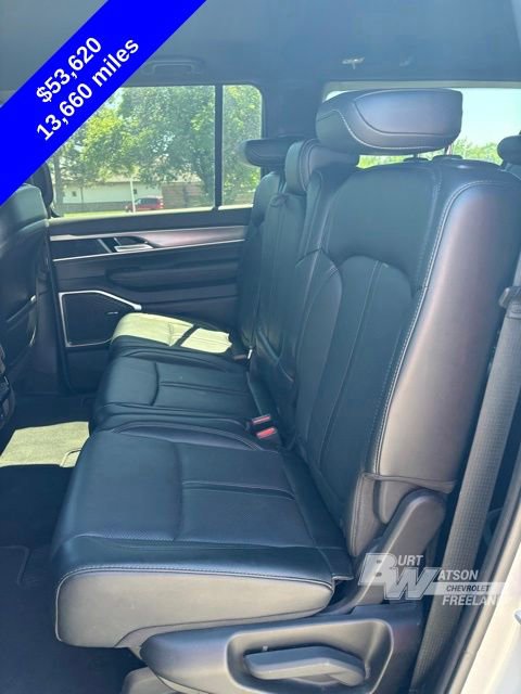 Used 2025 Jeep Wagoneer L Series II w/ 8-pass Seating Package AWD/4WD image 27