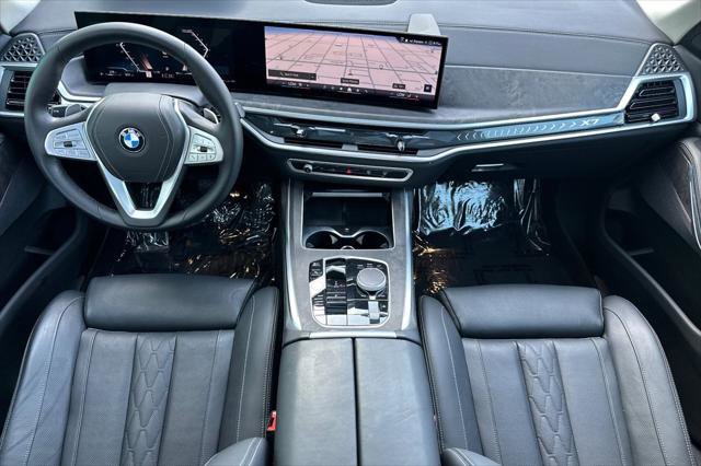 Used 2025 BMW X7 xDrive40i AWD/4WD image 12