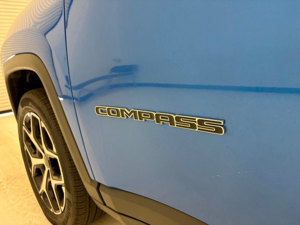 Used 2025 Jeep Compass Limited AWD/4WD image 25