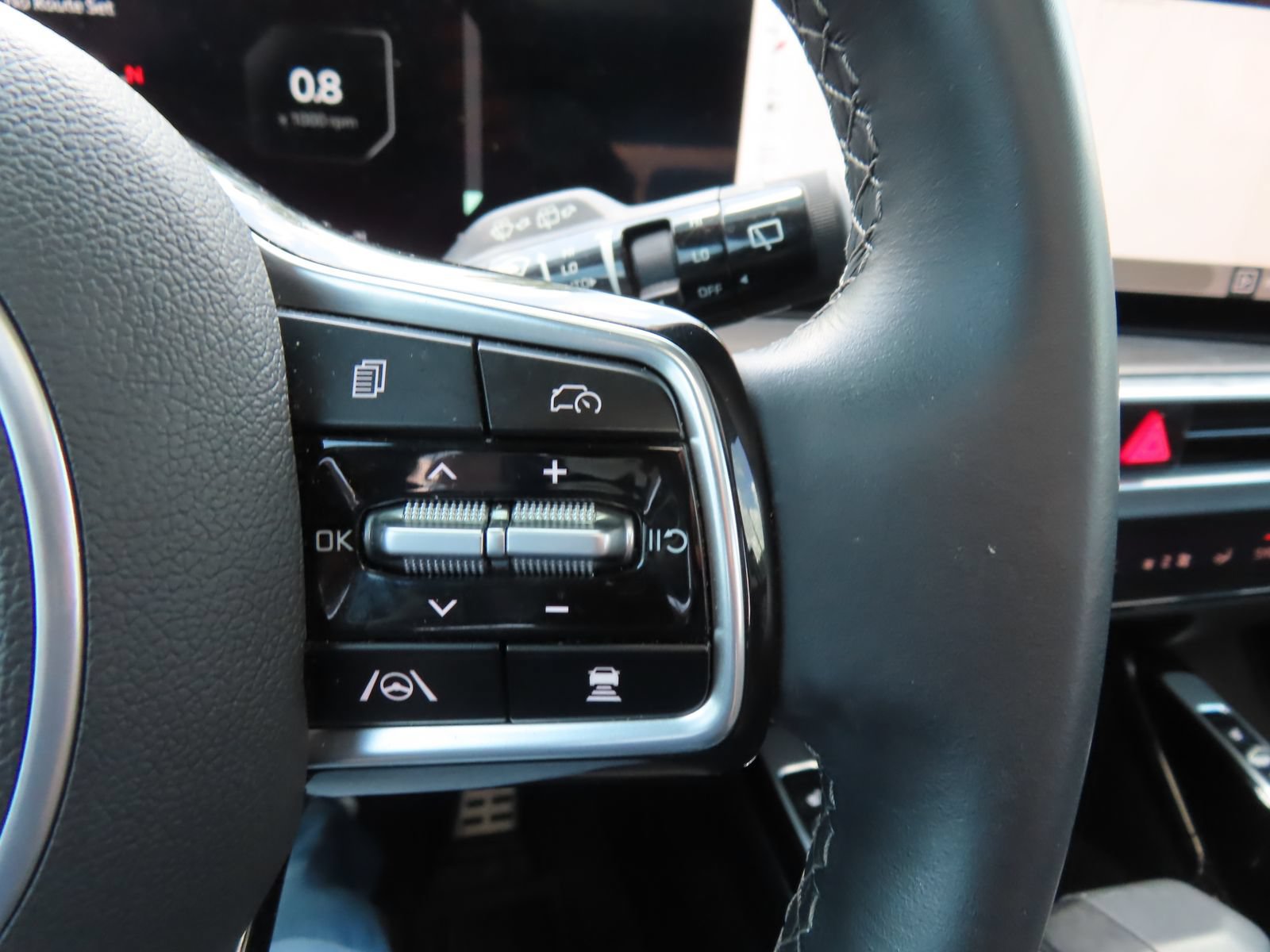 Used 2025 Kia Sorento SX AWD/4WD image 19