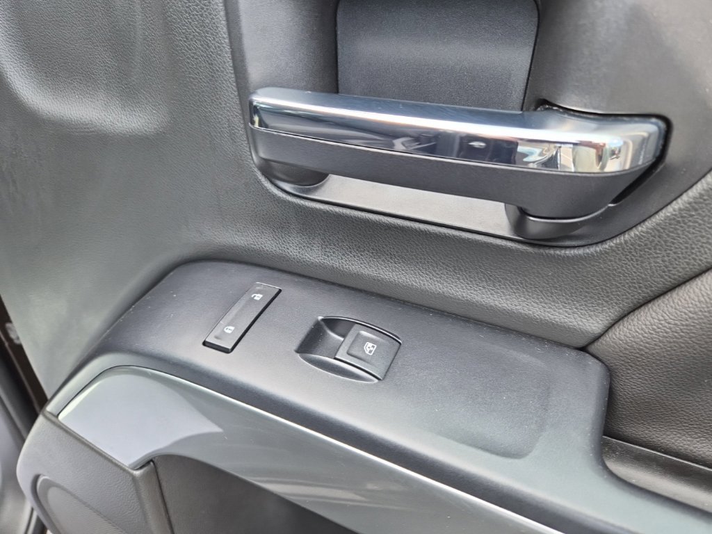 Used 2018 Chevrolet Silverado 1500 LT w/ All Star Edition AWD/4WD image 24