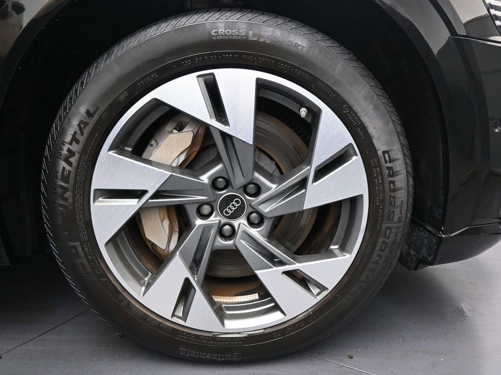 Used 2022 Audi e-tron Premium Plus w/ Premium Plus Package image 33