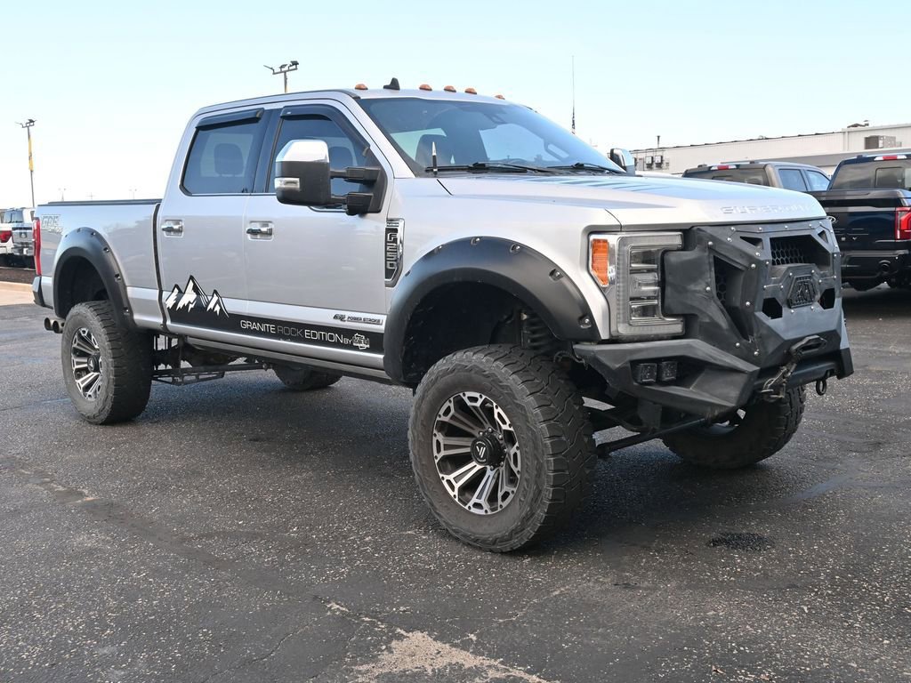 Used 2019 Ford F250 Platinum w/ Platinum Ultimate Package image 3