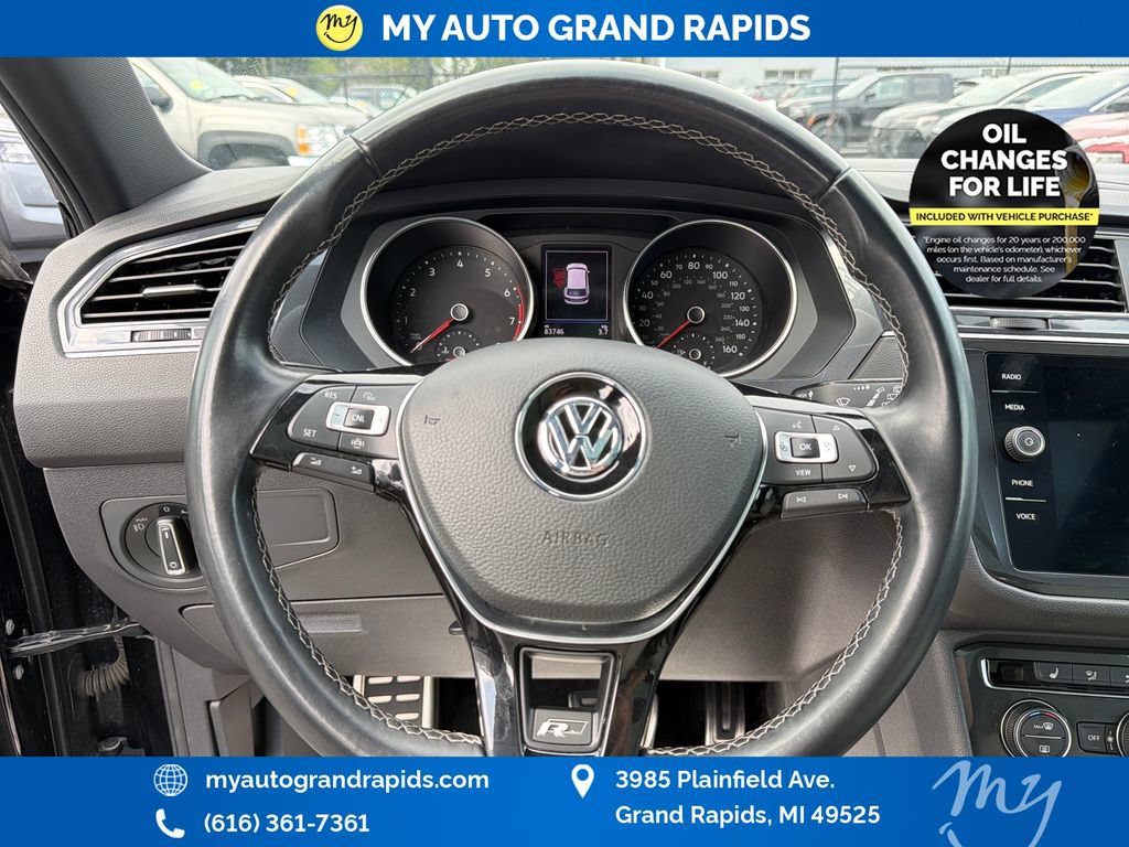 Used 2020 Volkswagen Tiguan SE R-Line w/ 3rd Row Seat Package AWD/4WD image 13