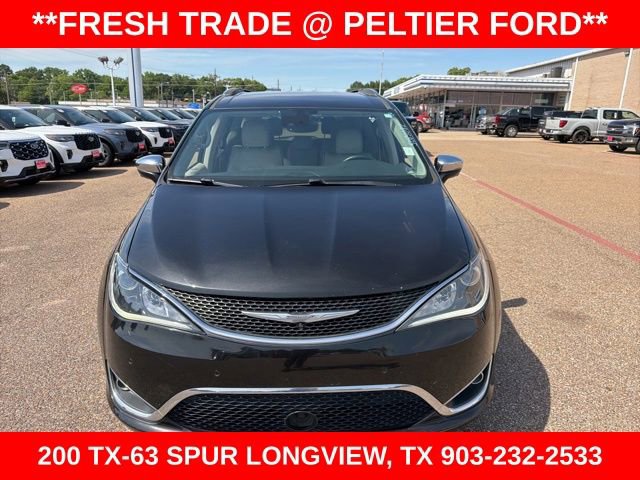 Used 2017 Chrysler Pacifica Limited FWD image 2