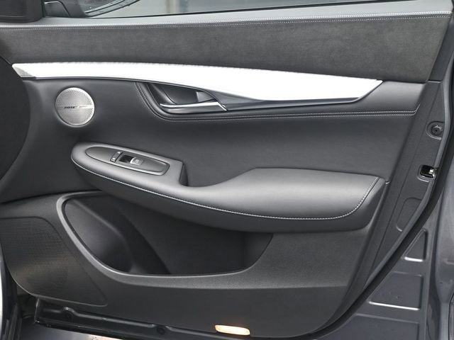 Used 2023 INFINITI QX50 Sensory image 36