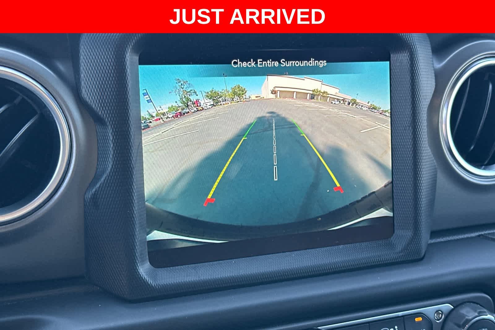 Used 2022 Jeep Wrangler Unlimited Rubicon 4xe w/ Cold Weather Group AWD/4WD image 21
