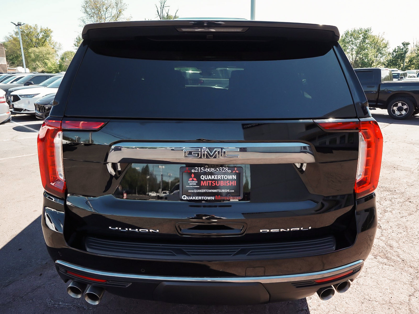 Used 2023 GMC Yukon XL Denali Ultimate AWD/4WD image 5